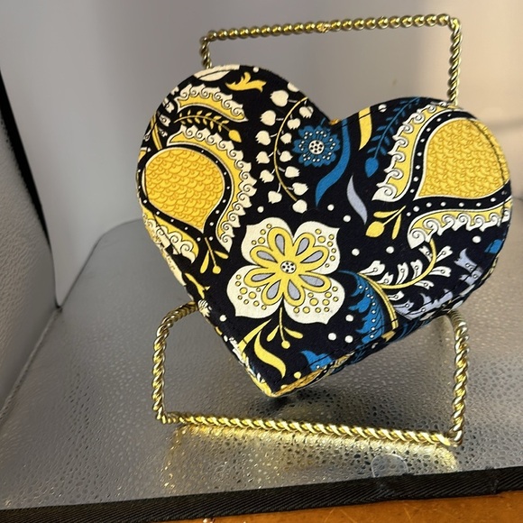 Vera Bradley from my heart Ellie blue container. Absolutely adorable.​ - Picture 2 of 8